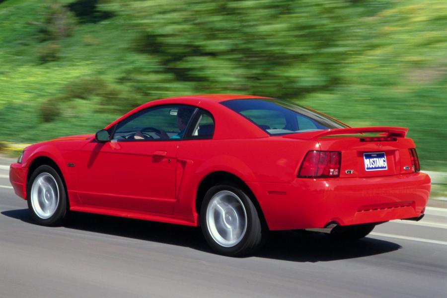  Ford Mustang GT 1999 года  (фото 22 из 47)